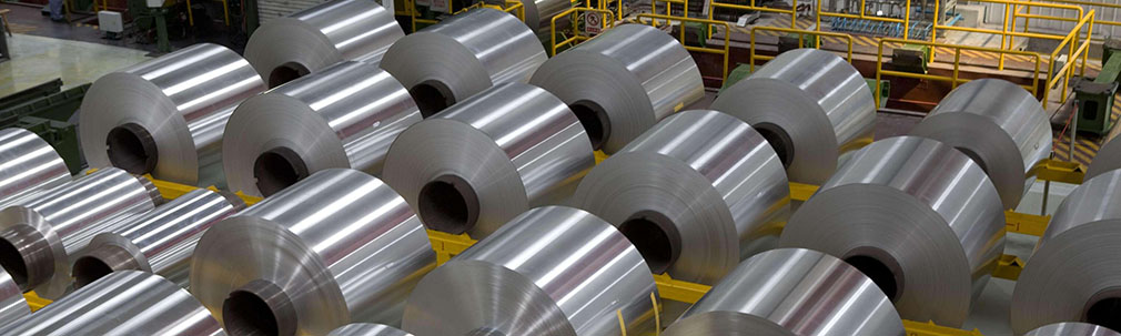 High quality steel coils are stored in the raw material warehouse.