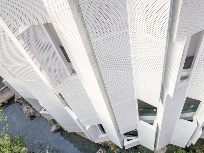 BUILDING FACADE/CLADDING