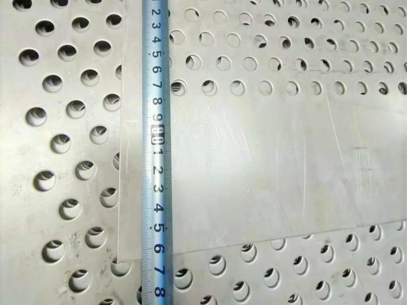 SS201 perforated metal sheet (6).png