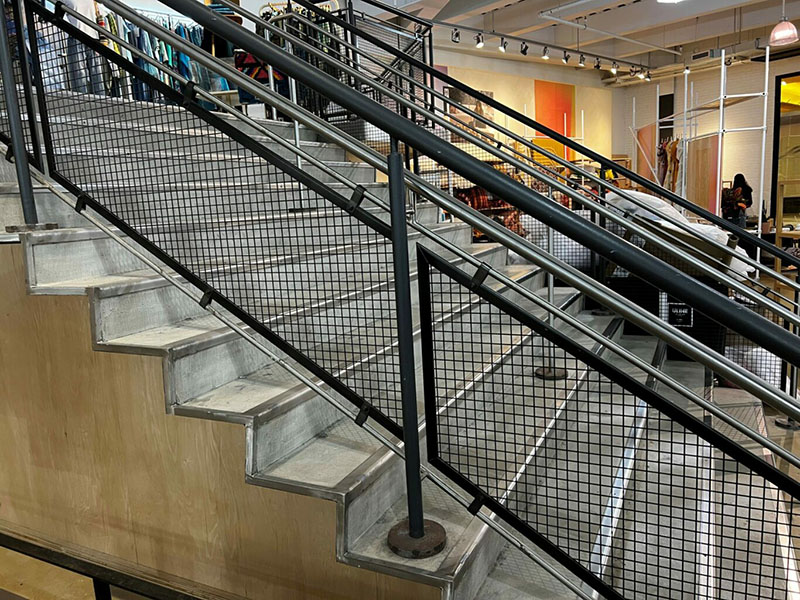 architectural-wire-mesh-handrail (3).jpg